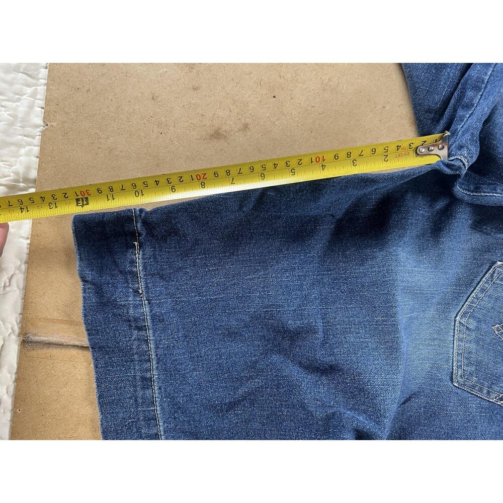 Levi's women’s 16 Blue Denim Bermuda Shorts Medium Wash Jeans 5-Pocket Casual - Picture 5 of 8